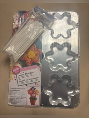 NEW Wilton Blossom Pop Cookie Treat Pan Vintage 1999 Sealed Flowers Bouquet